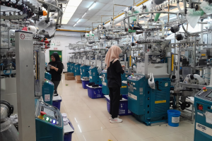 Apa Perbedaan Konveksi Kaos Kaki dan Pabrik Kaos Kaki?